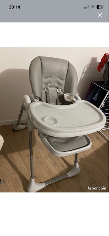 Chaise haute bébé