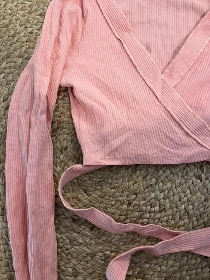 Top court manches longues roses à nouer Zara - photo numéro 5