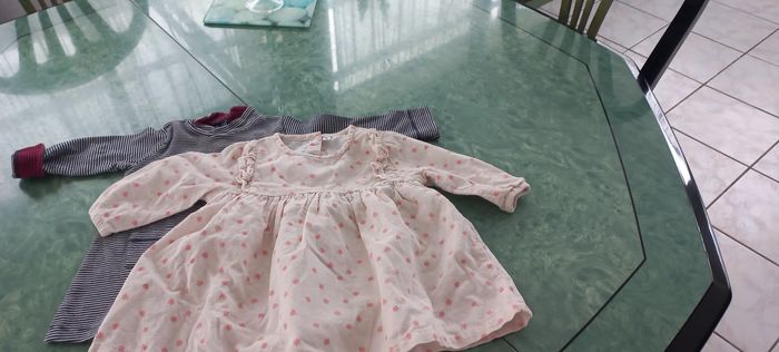 Lot 10 vêtements bébé 6 mois - photo numéro 3