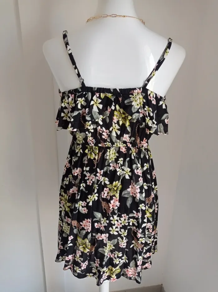 Robe noire fleurs fines bretelles imprimé fantaisie New look - photo numéro 3