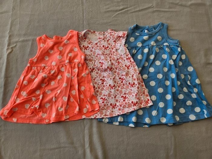 Lot 10 robes 12 mois été - photo numéro 2