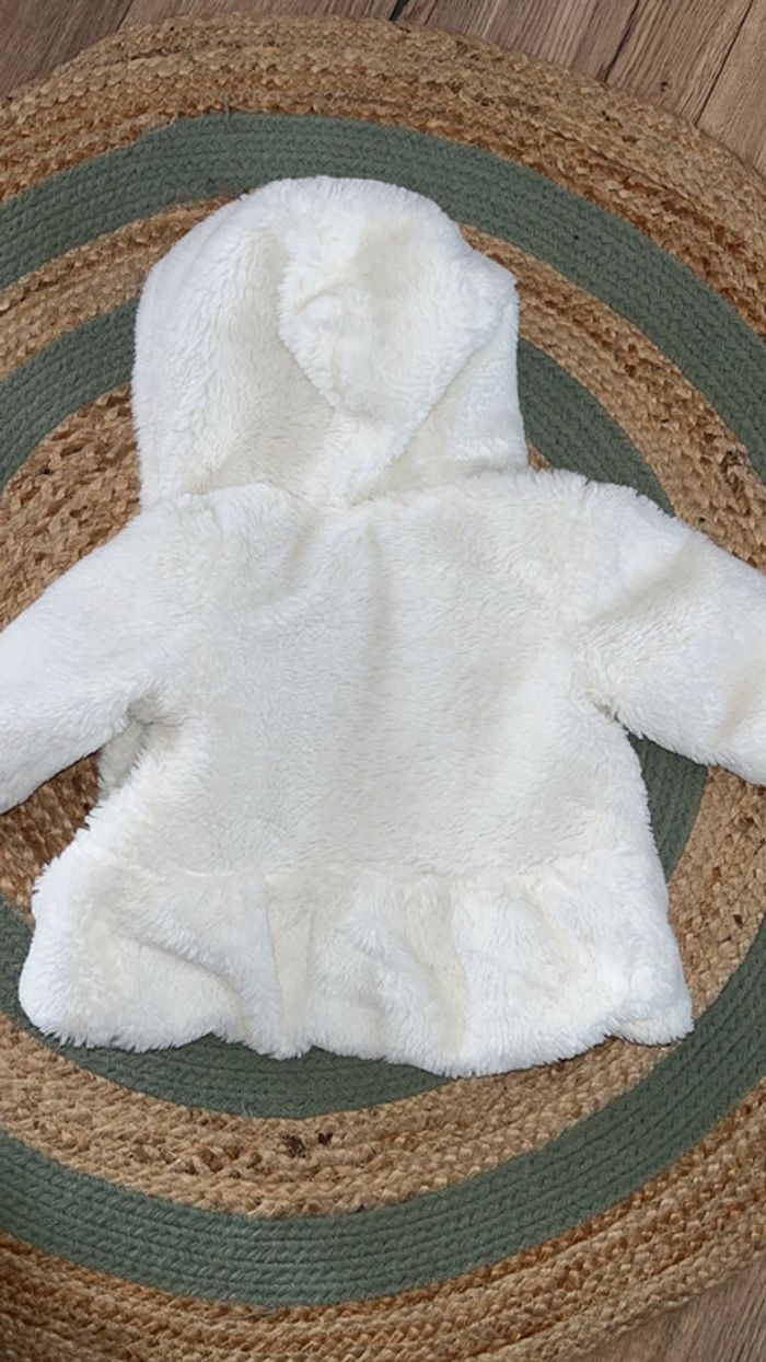 Manteau en fausse fourrure - photo numéro 4