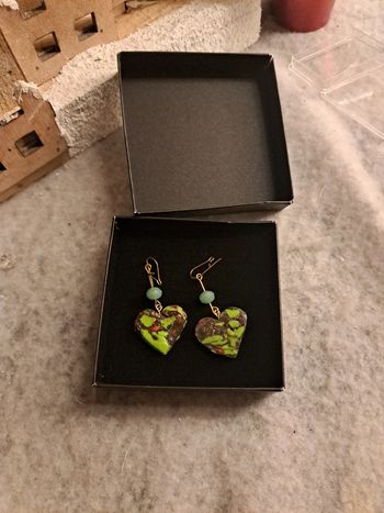 Boucles d'oreilles pendante multicolore pâte polymere