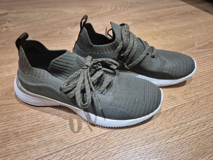 Baskets taille 37 - photo numéro 2