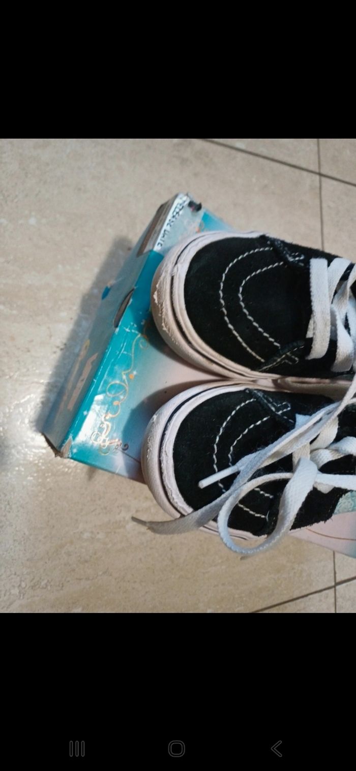 Vans sk8 hi collection Saylor Moon t 29 - photo numéro 4