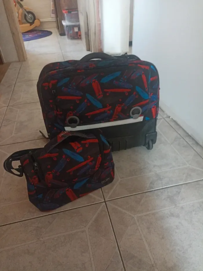 Cartable à roulettes+ sac à dîner