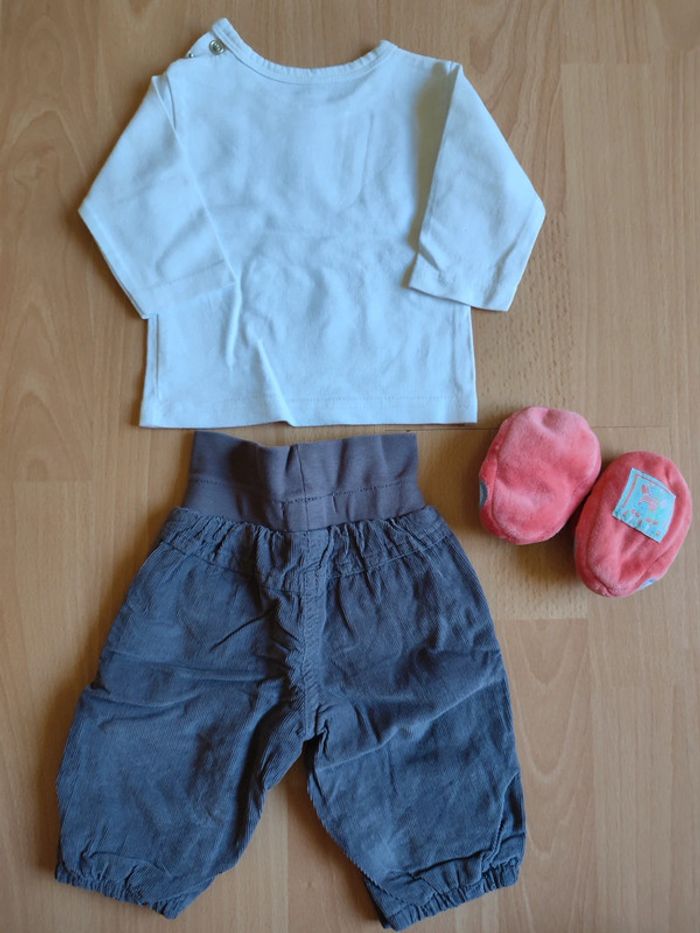 Lot pantalon Vertbaudet en 3M + t-shirt Tout Simplement en 1M + chaussons Zéphir et Zoé - photo numéro 8