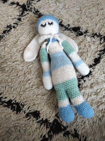 Peluche en laine cousue main