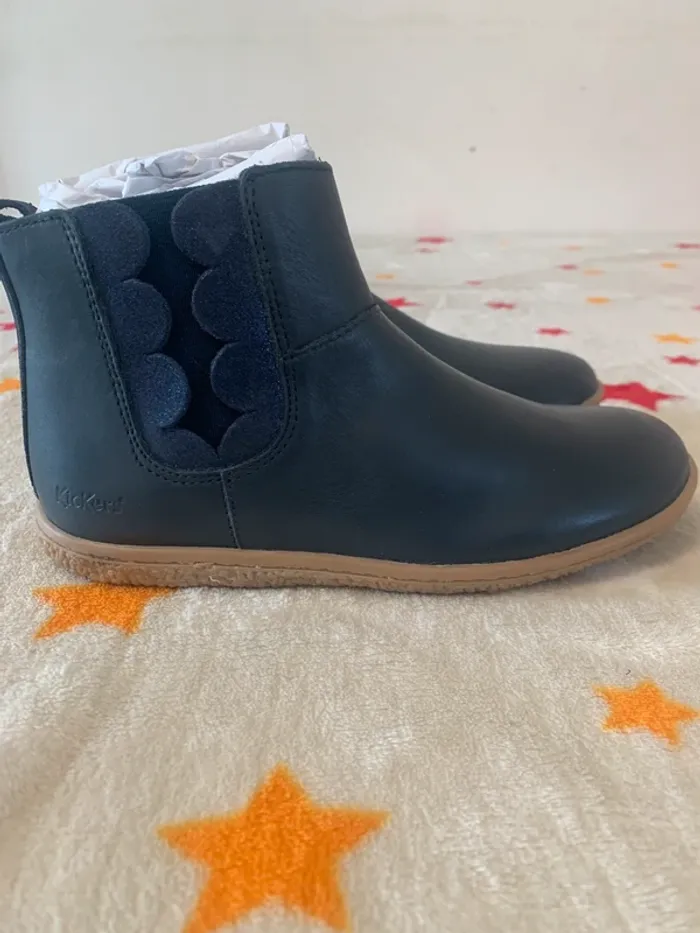 Bottines Kickers Bleu marine T32 – cuir & détails brillants – neuves étiquetées - photo numéro 2