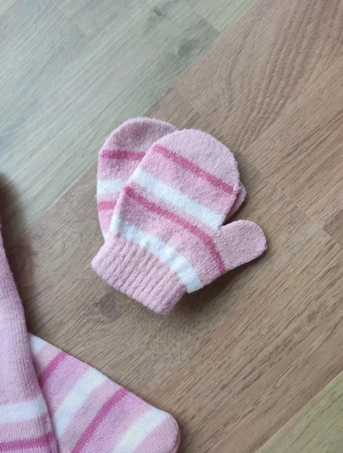 Ensemble bonnet, écharpe, moufles Très bon état - photo numéro 4