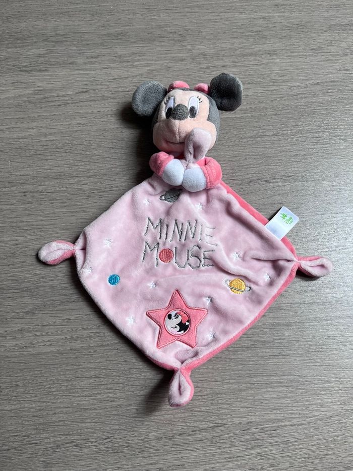 Doudou disney Minne mouse rose neuf sans étiquette