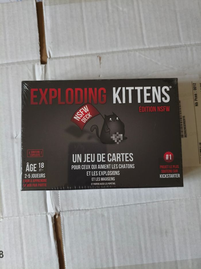 Exploding Kittens jeu de société neuf sous blister