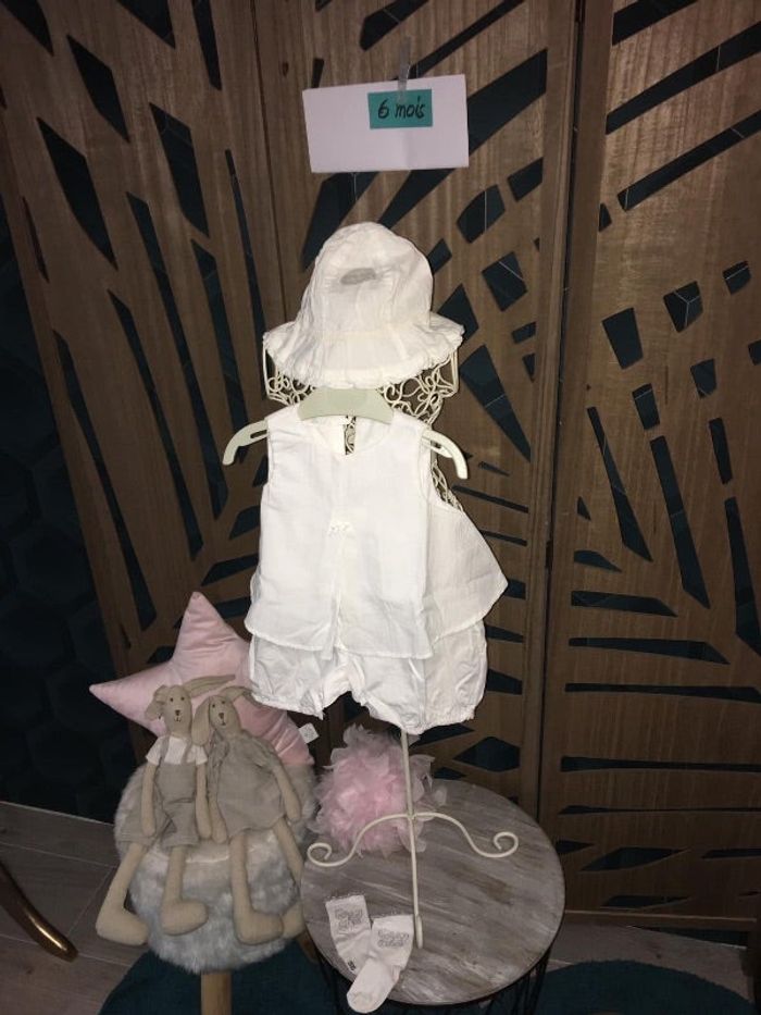 Barboteuse salopette + chapeau  fille 6 mois