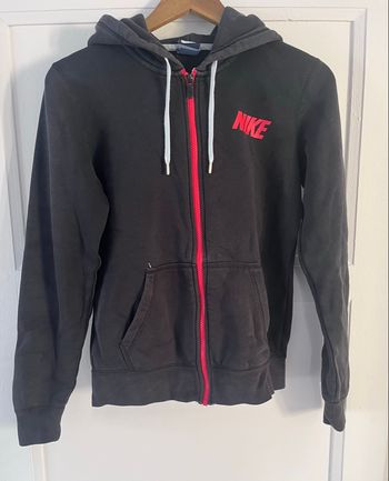 Sweat zippé Nike en taille S.