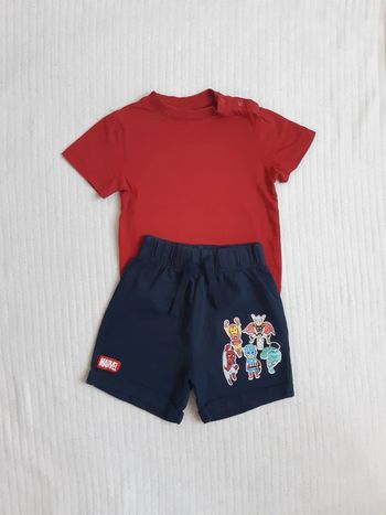 Tenue tee-shirt rouge et short Mickey 9/12 mois