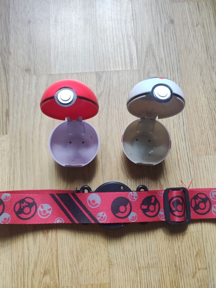 Ceinture Pokémon avec ses Pokéball - photo numéro 4