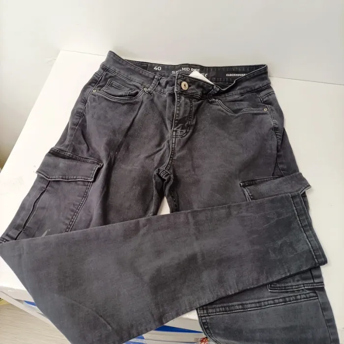 Lot 8 bas femme taille 40 : jeans, pantalons, shorts, cargo et fluide rouge LOT029 - photo numéro 8