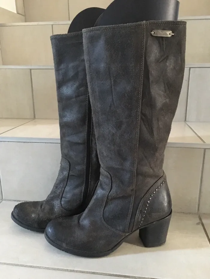 Bottes en vrai cuir gris wrangler pointure 38