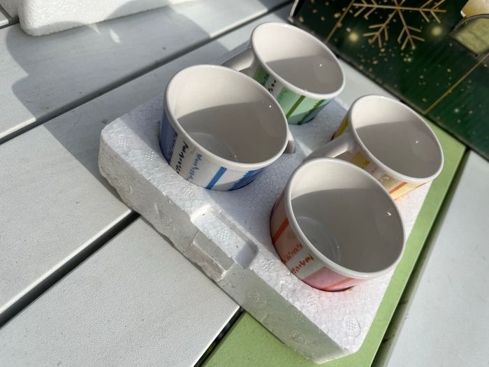 4 tasses neuves - photo numéro 3