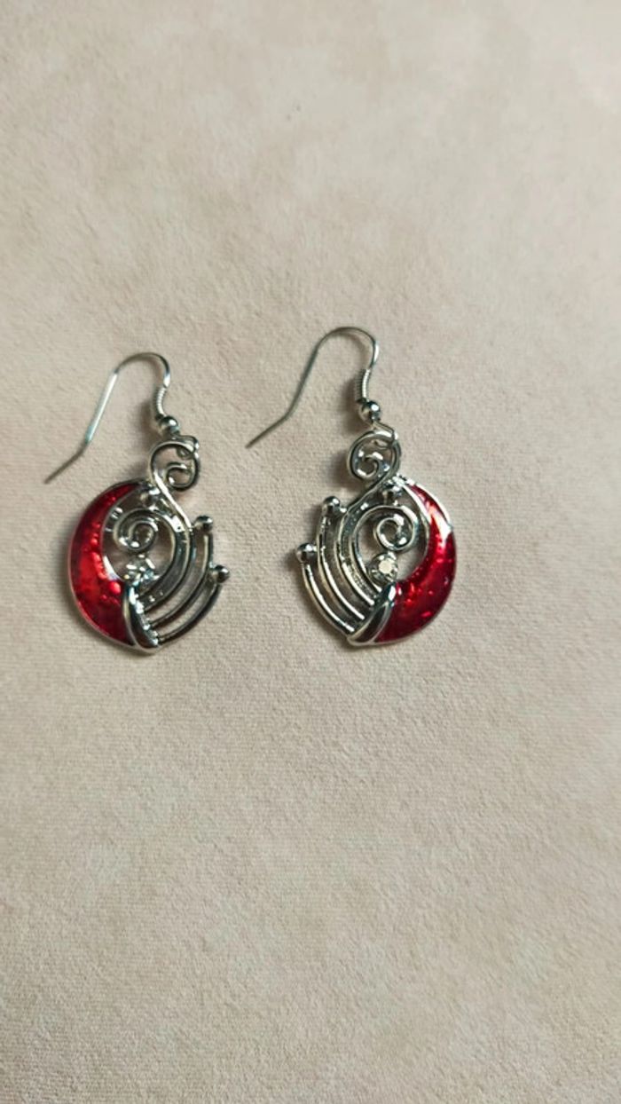 Parure pendentif + boucle d’oreille – Tourbillons rouge, orange et argenté avec strass - photo numéro 7