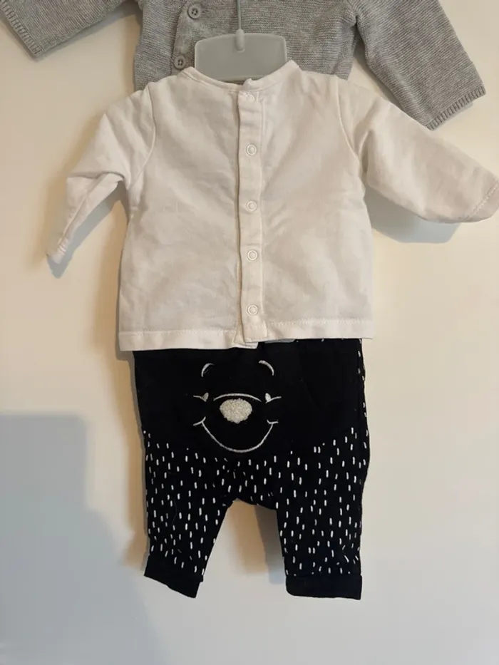 Lot de 2 ensembles 3 pièces Disney pour jumeaux naissance 0 mois - photo numéro 4
