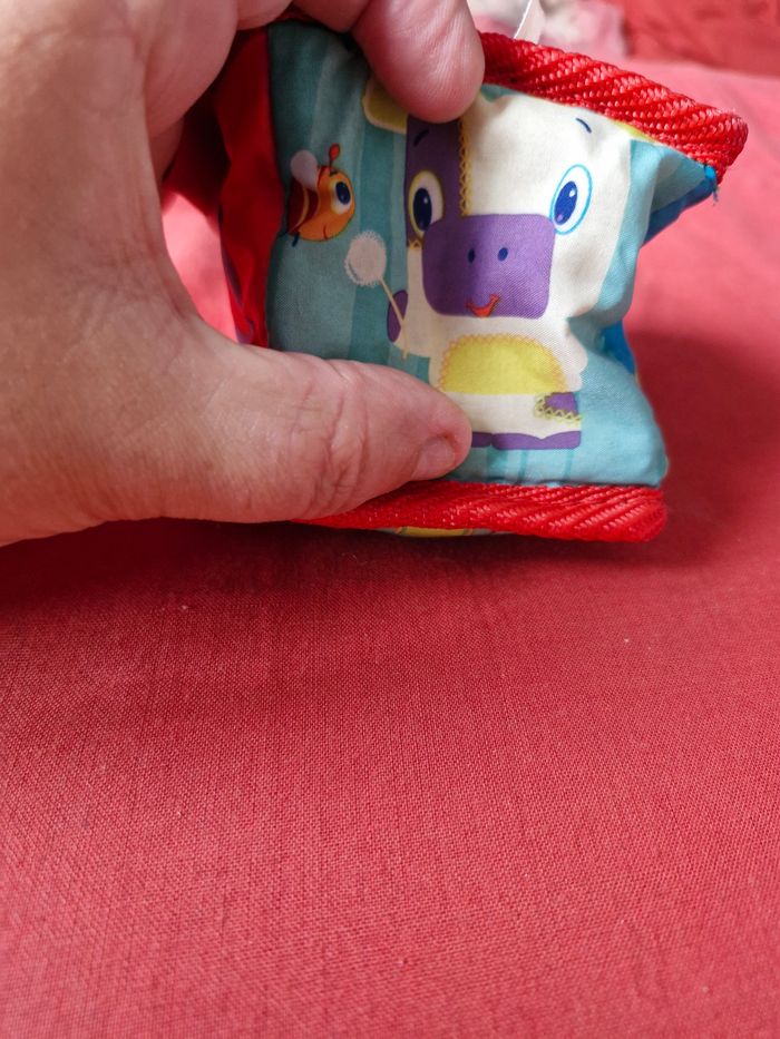 Jouets d'éveil visuel sonore et tactile - photo numéro 10