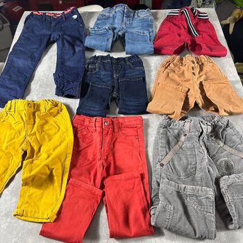 Lots 8 jeans pantalons taille 23-24 mois