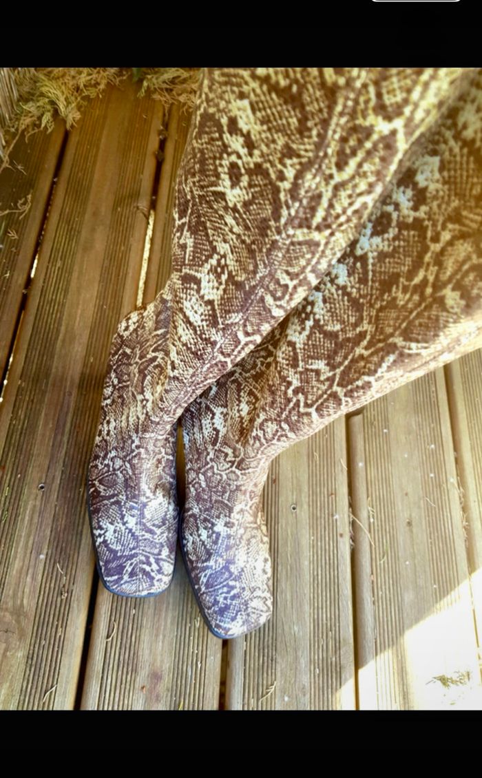 paire de bottes à talons bobine effet python serpent. - photo numéro 10