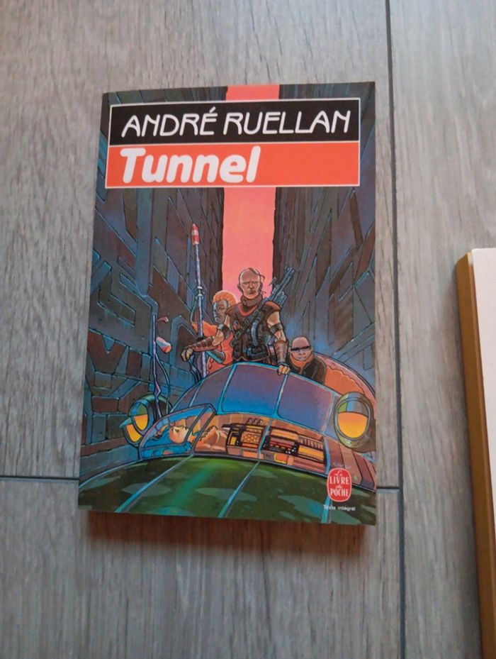 Lot de 2 livres de science fiction - photo numéro 4