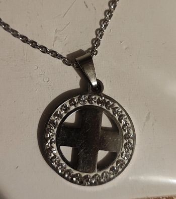 Collier réglable rond avec strass