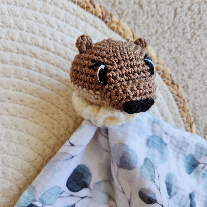Doudou lange Marie-Lou la Loutre en crochet fait main cadeau de naissance anniversaire personnalisable - photo numéro 2