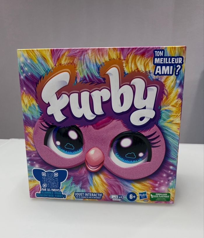 Furby Tie Dye, 15 accessoires, peluche interactive