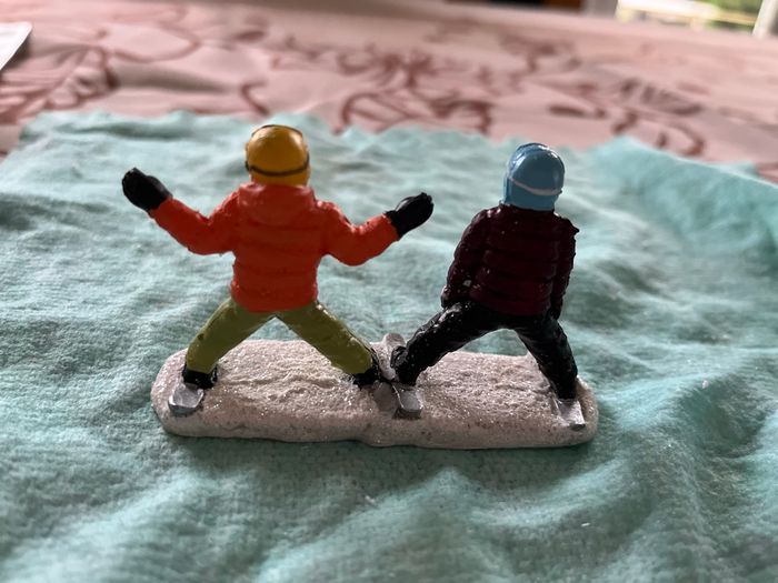 Village de Noël figurines ski - photo numéro 10