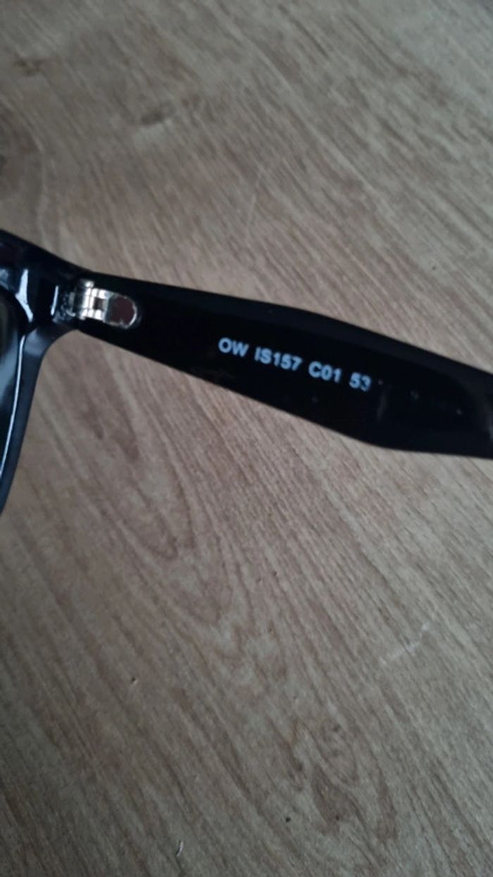 Belle Monture Lunette soleil avec verres vue noire très bon état et sa boîte rangement afflelou - photo numéro 6