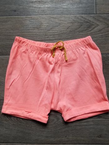 Short taille 2 ans bon état Kiabi