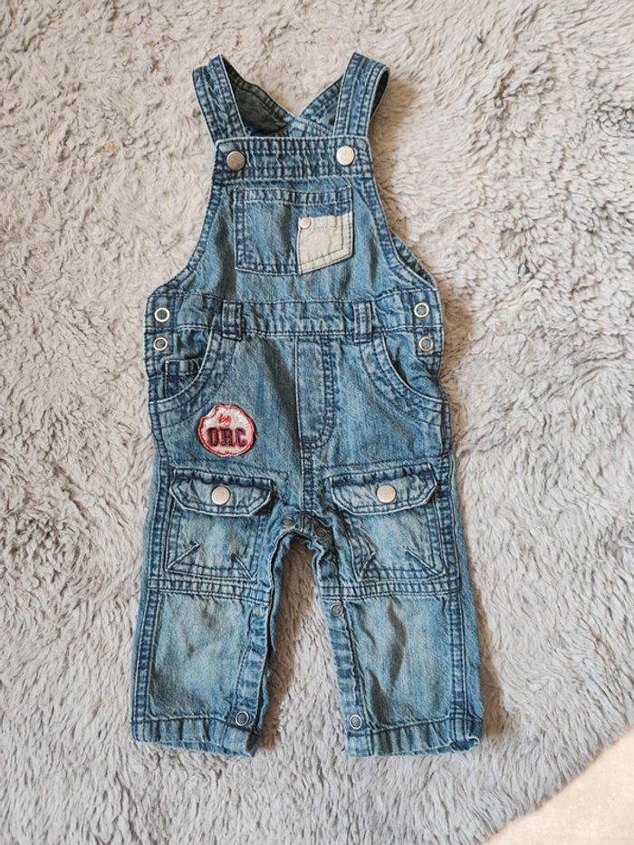 Salopette en jean taille 6 mois