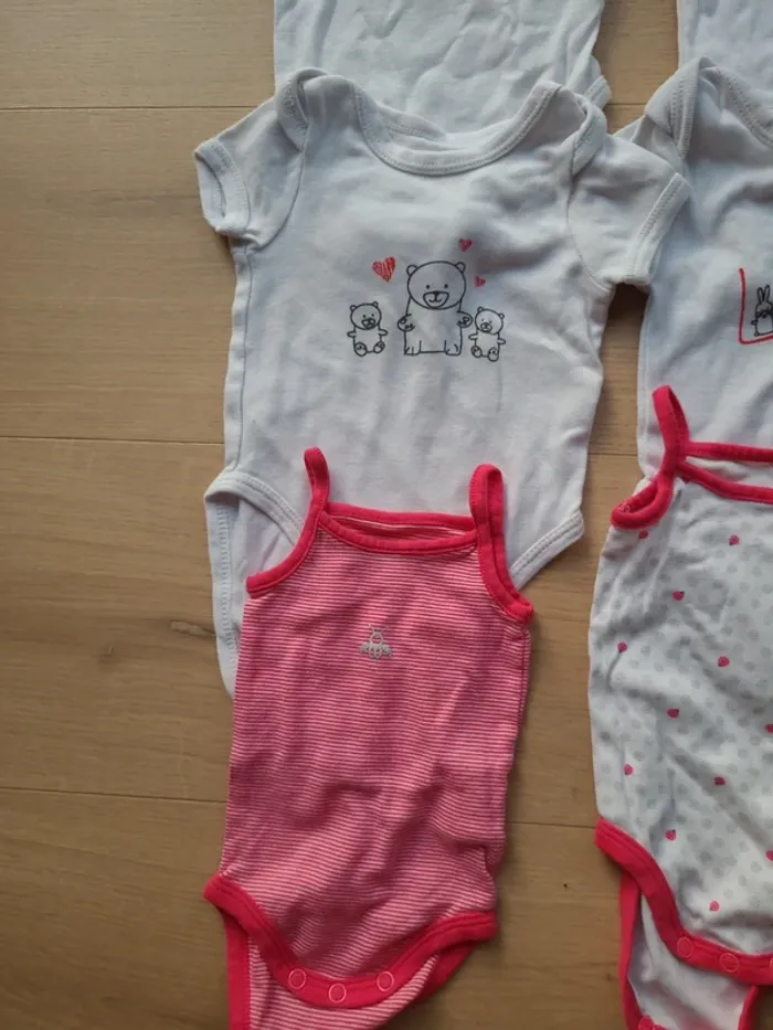 Lot bodys 3 mois - photo numéro 8