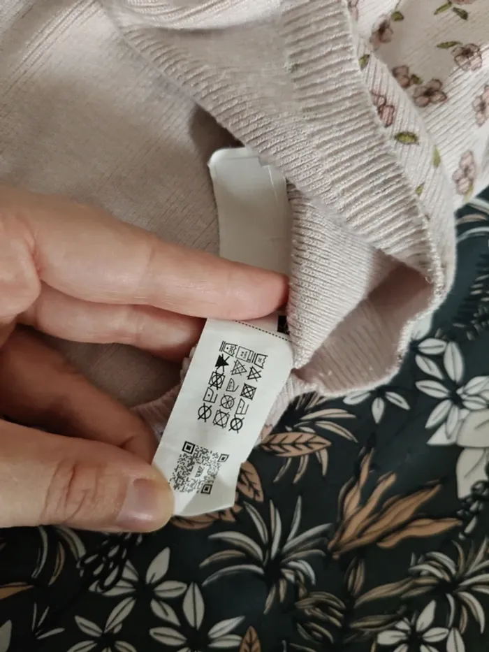 Pull manches courtes fleurs rose Zara 104cm - photo numéro 4