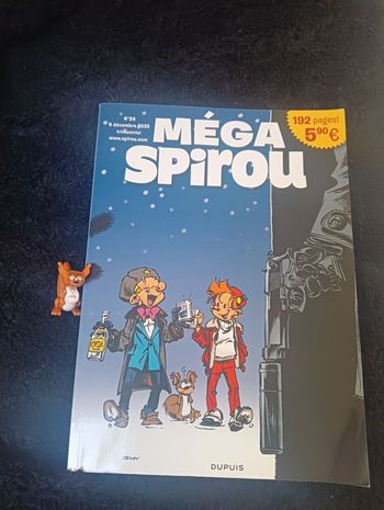 Ensemble livre et la figurine Spirou