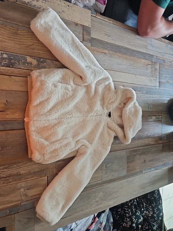 Veste moumoute fille Taille 6ans kiabi