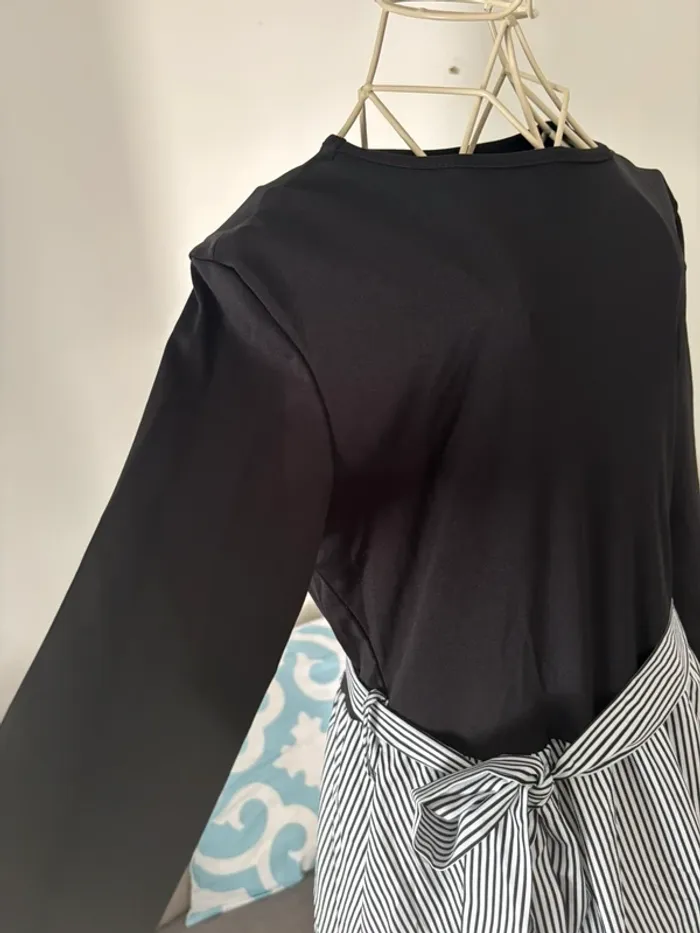 Robe neuve bi-colore à rayures avec ceinture – Taille M - photo numéro 5