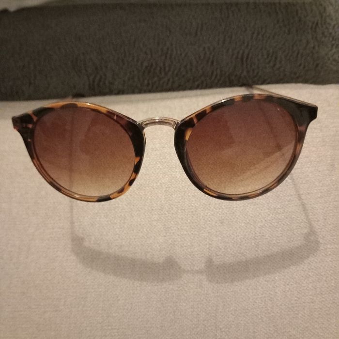 Lunettes de  soleil  femme - photo numéro 2