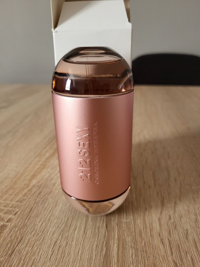 Parfum 212 Sexy de Carolina Herrera - 100 ml -eau de parfum - photo numéro 2