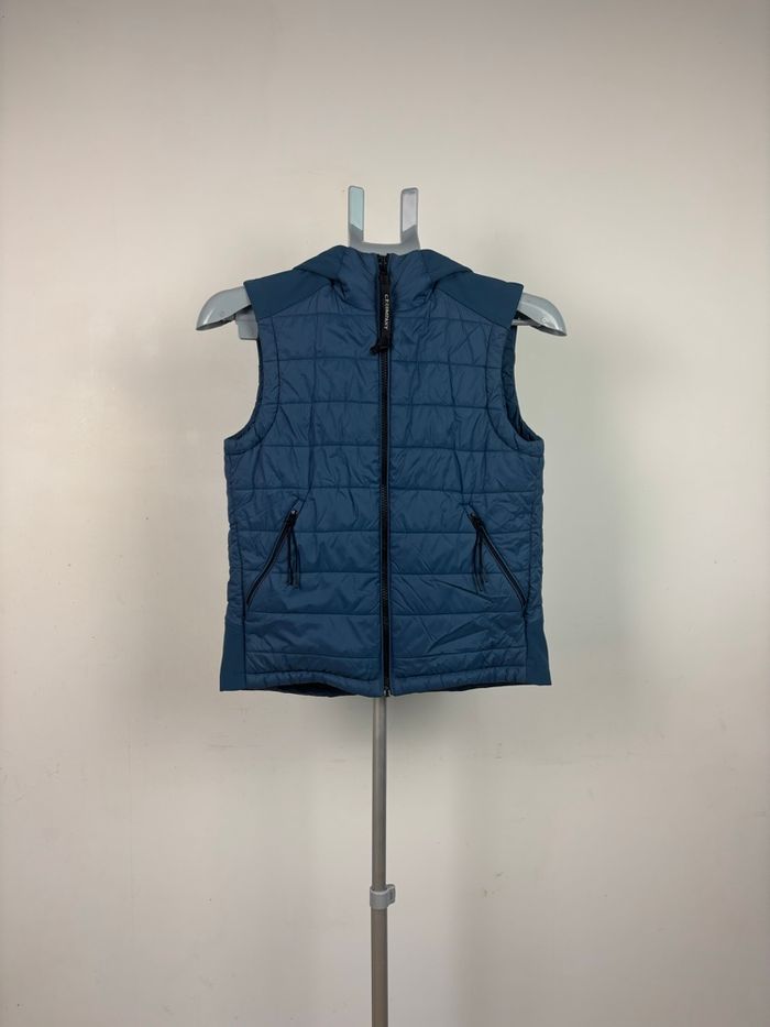 Gilet sans manche goggle jacket C.PCompany sans manches bleu avec capuche taille 10 ans - photo numéro 2