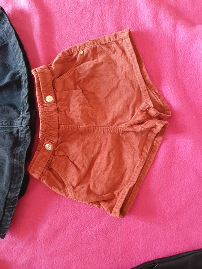 Lot une jupe et un short - photo numéro 2