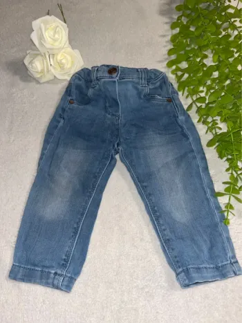 Très beau jean pour bébé fille