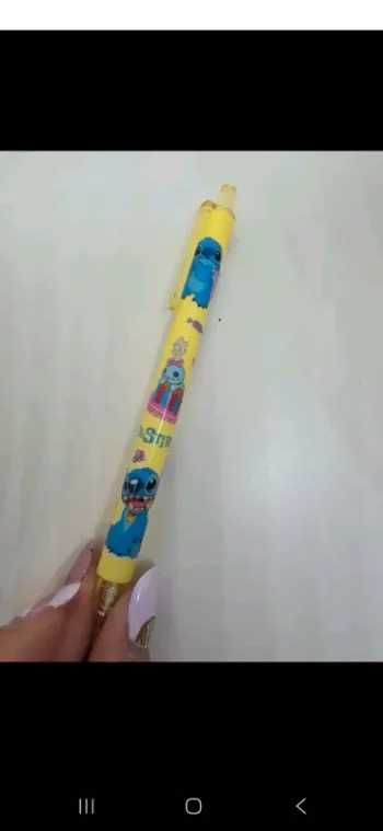 Stylo stitch jaune