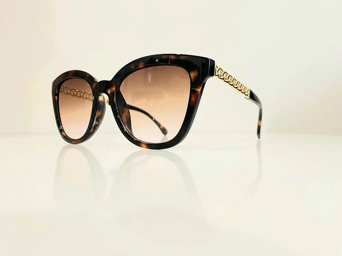 Lunette de soleil femme cats marron écaille verres transparents bras dorés uvprotection catégorie 2 - photo numéro 8