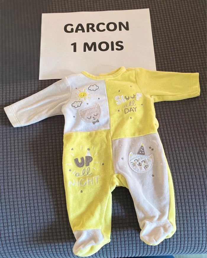 Pyjama 1 mois - photo numéro 2