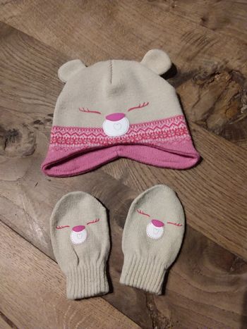 Bonnet fille 18 -24 mois  et ses moufles assorties